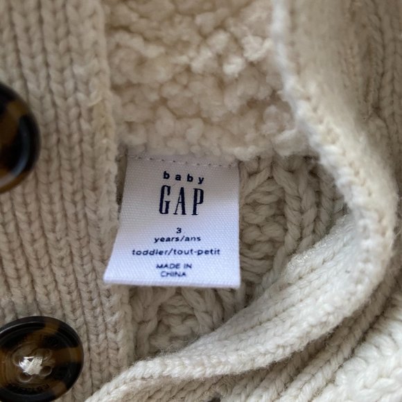 Beautiful cable knit boys sweater with button down collar. 3 Years old. - Picture 3 of 3